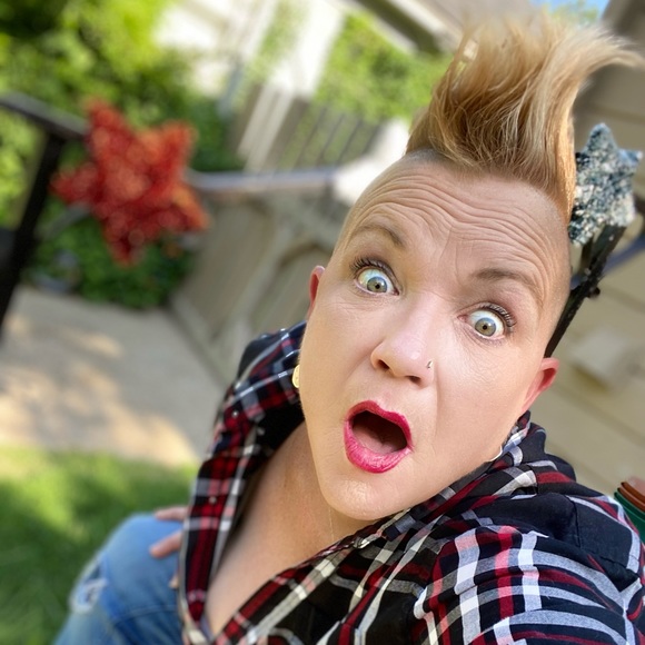 Meet your Posher, Audrey - Picture 5 of 6